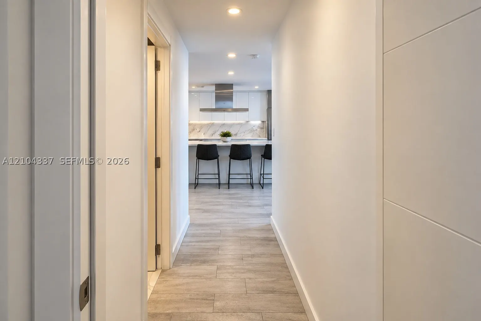 5600 Collins Ave #9S