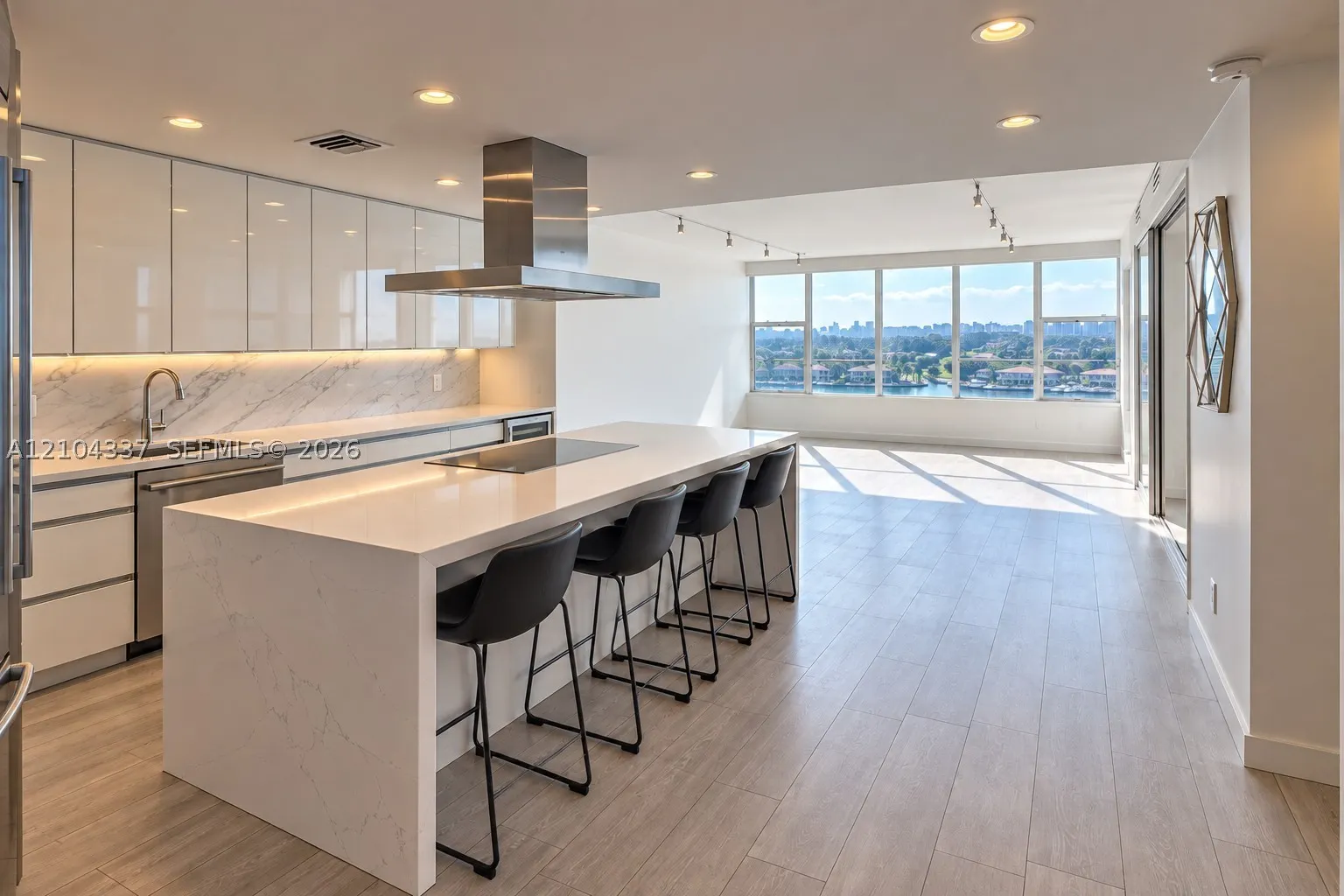 5600 Collins Ave #9S
