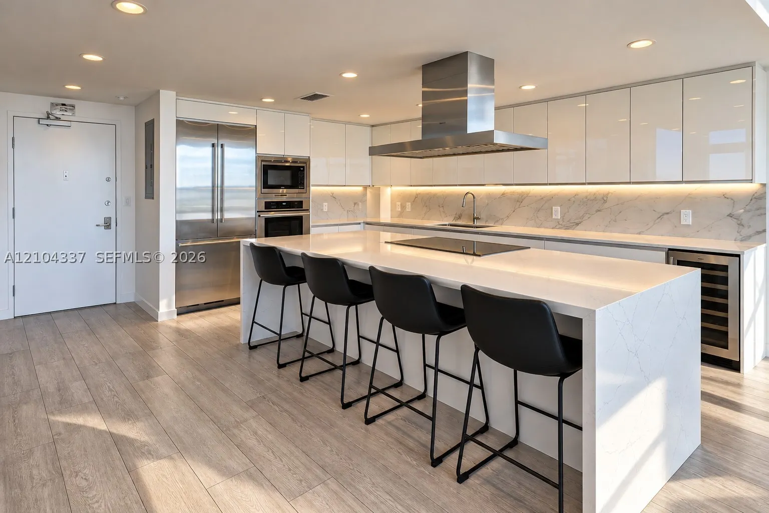 5600 Collins Ave #9S
