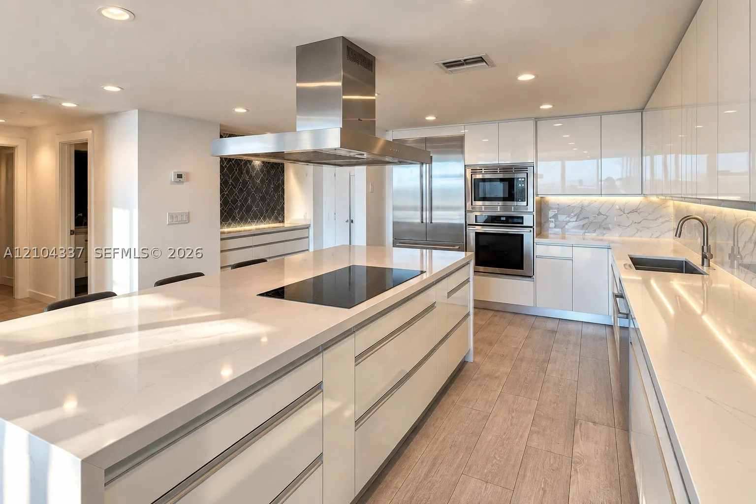 5600 Collins Ave #9S