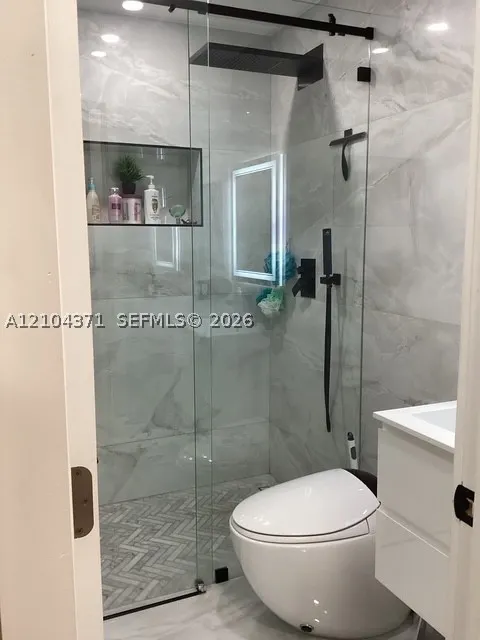 2101 N 57th Ter