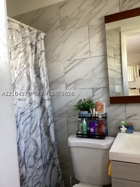 2101 N 57th Ter