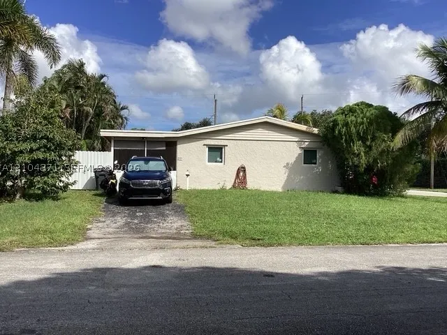 2101 N 57th Ter