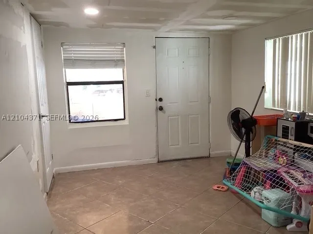 2101 N 57th Ter