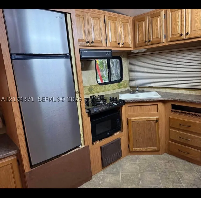 2101 N 57th Ter