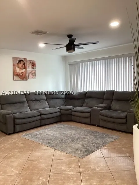 2101 N 57th Ter