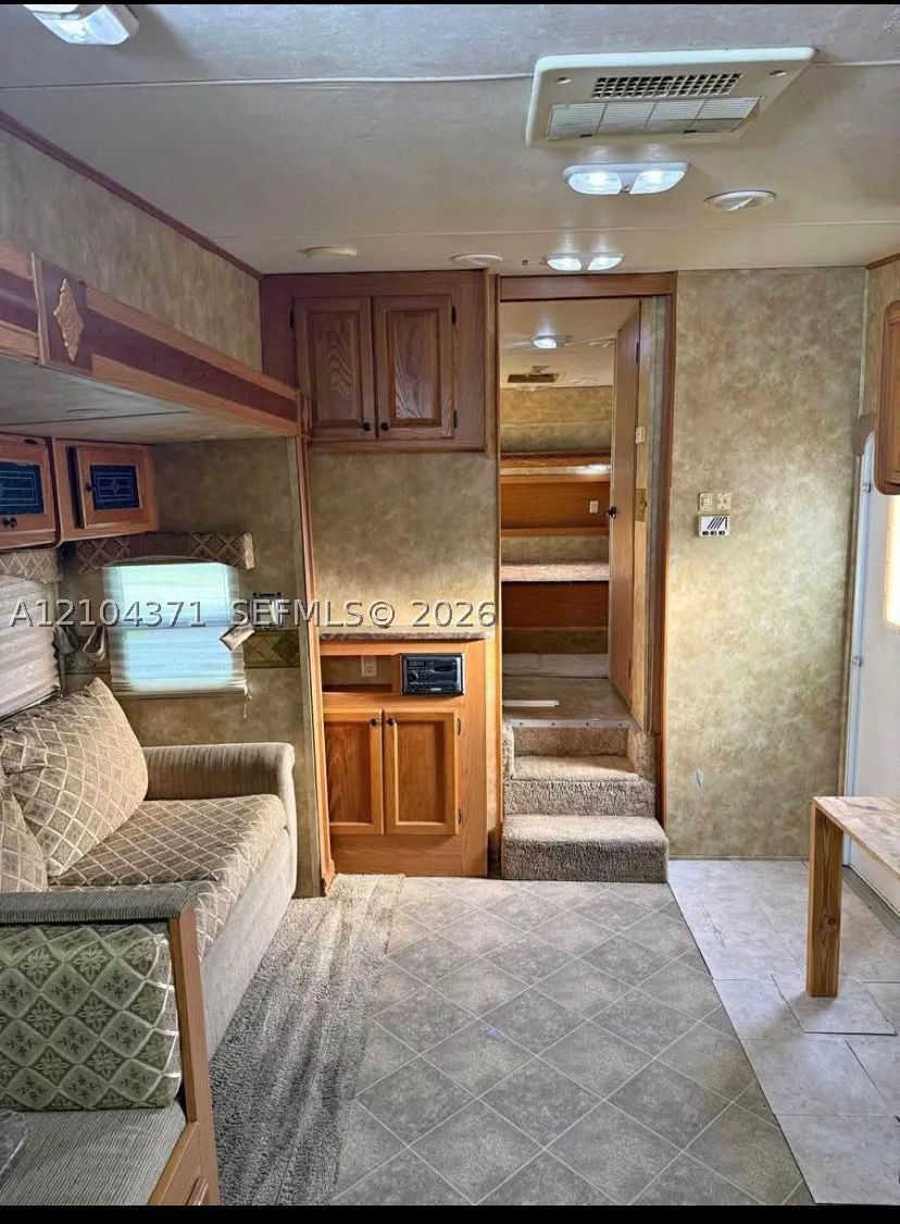 2101 N 57th Ter