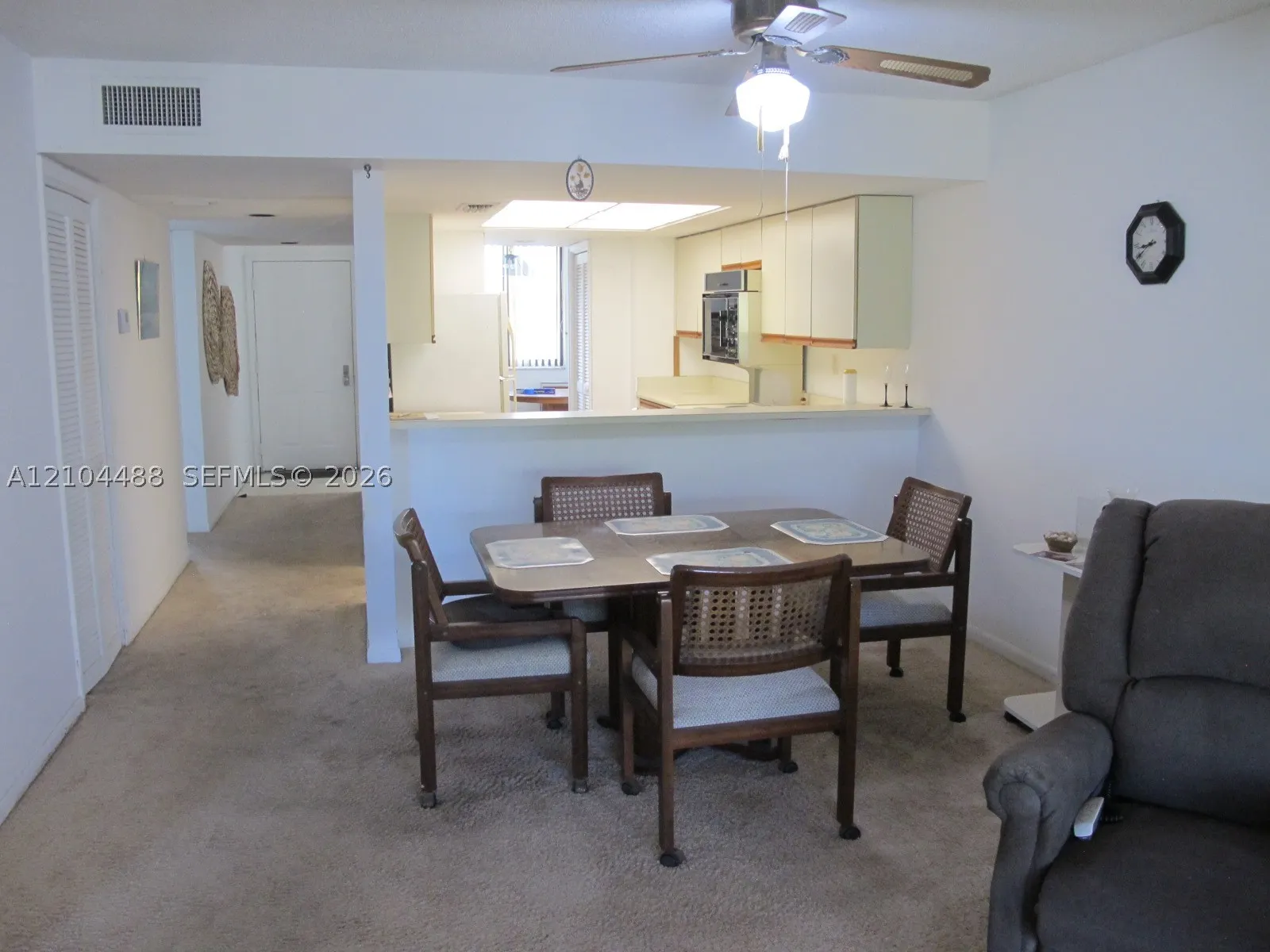 520 SE 12th St #305