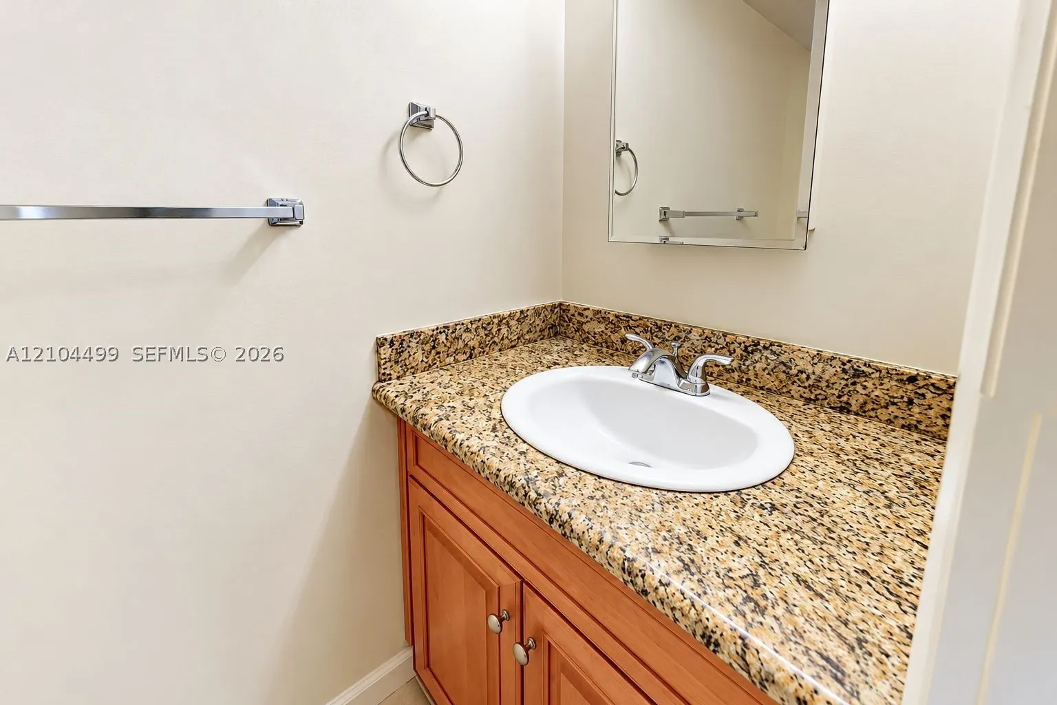 400 Leslie Dr #205