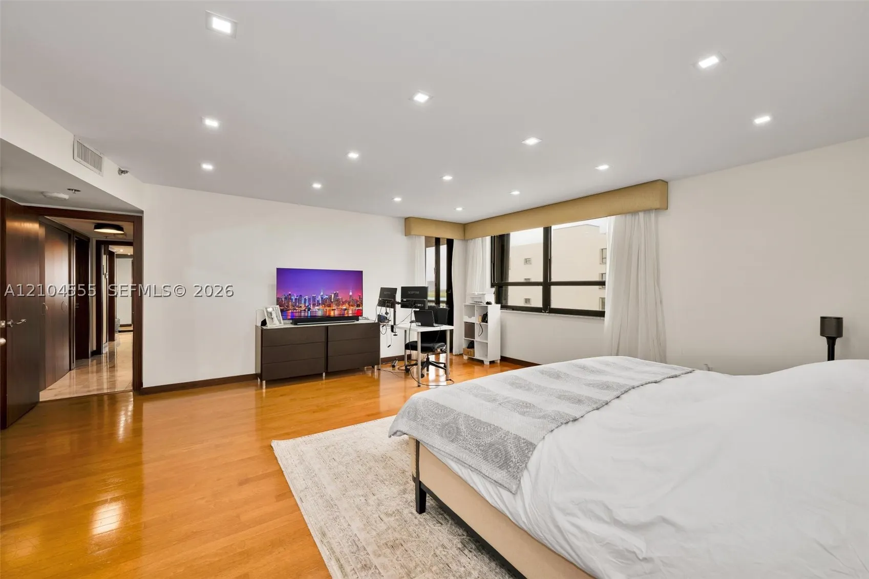 10175 Collins Ave #1207