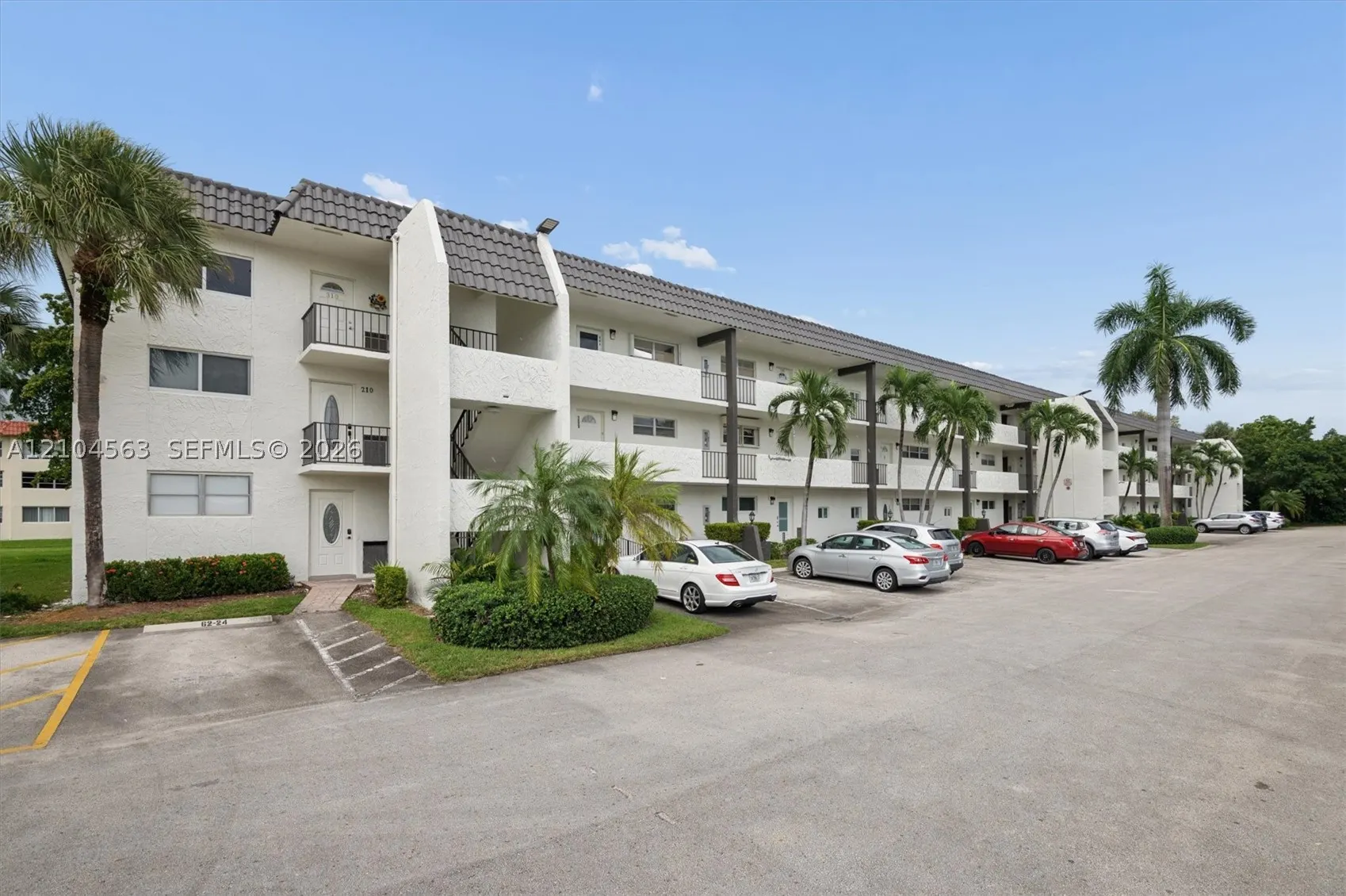8911 S Hollybrook Blvd #310