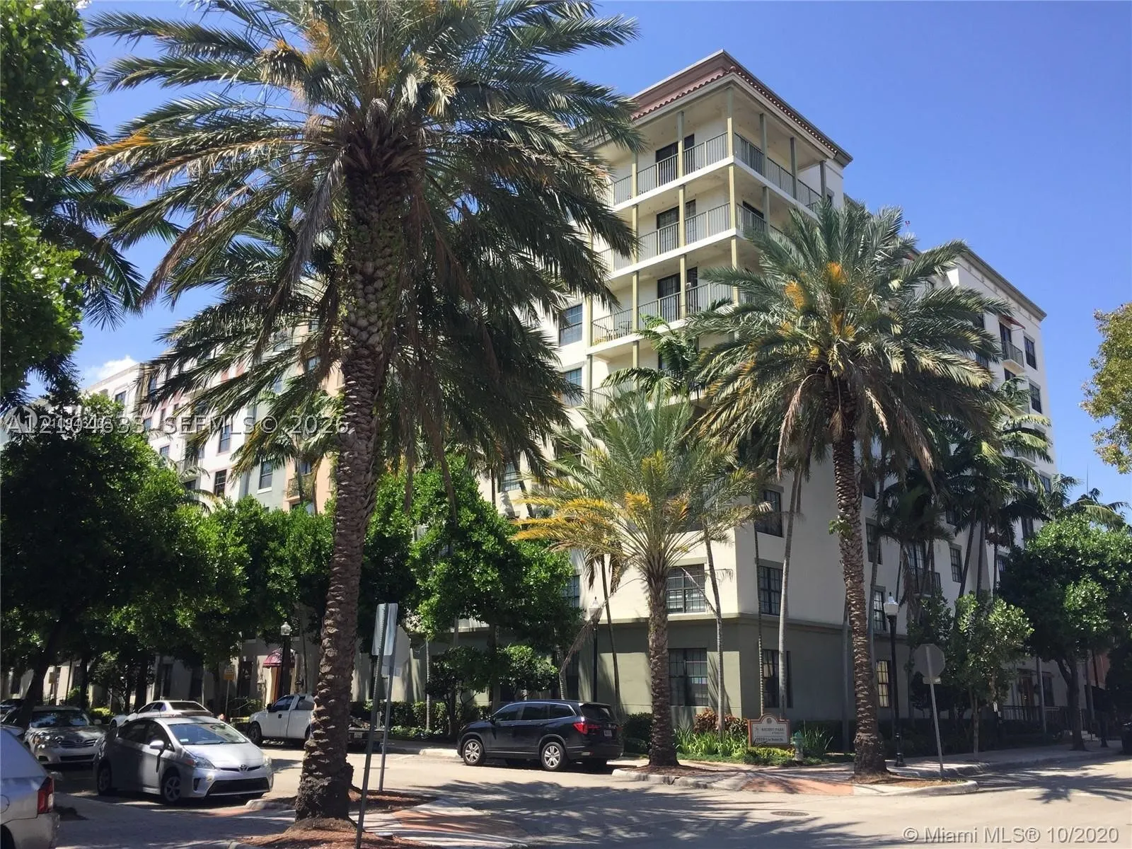 1900 Van Buren St #307B
