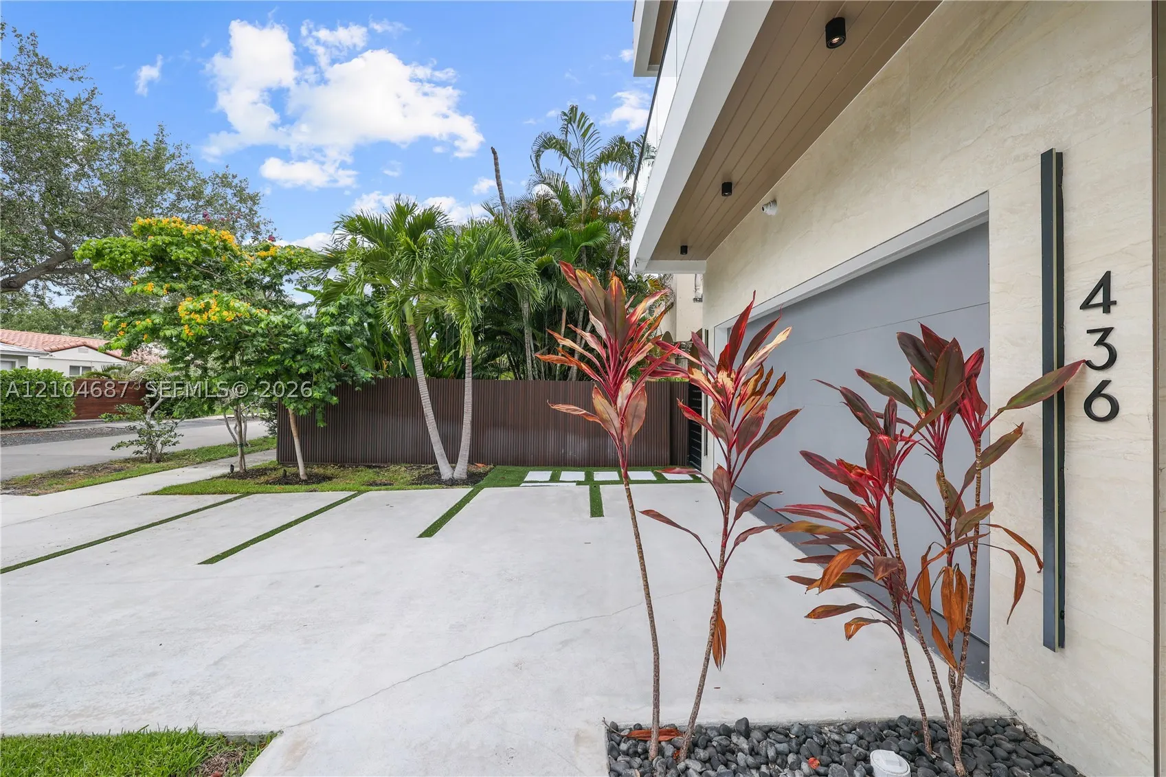 436 NE 10th Ave