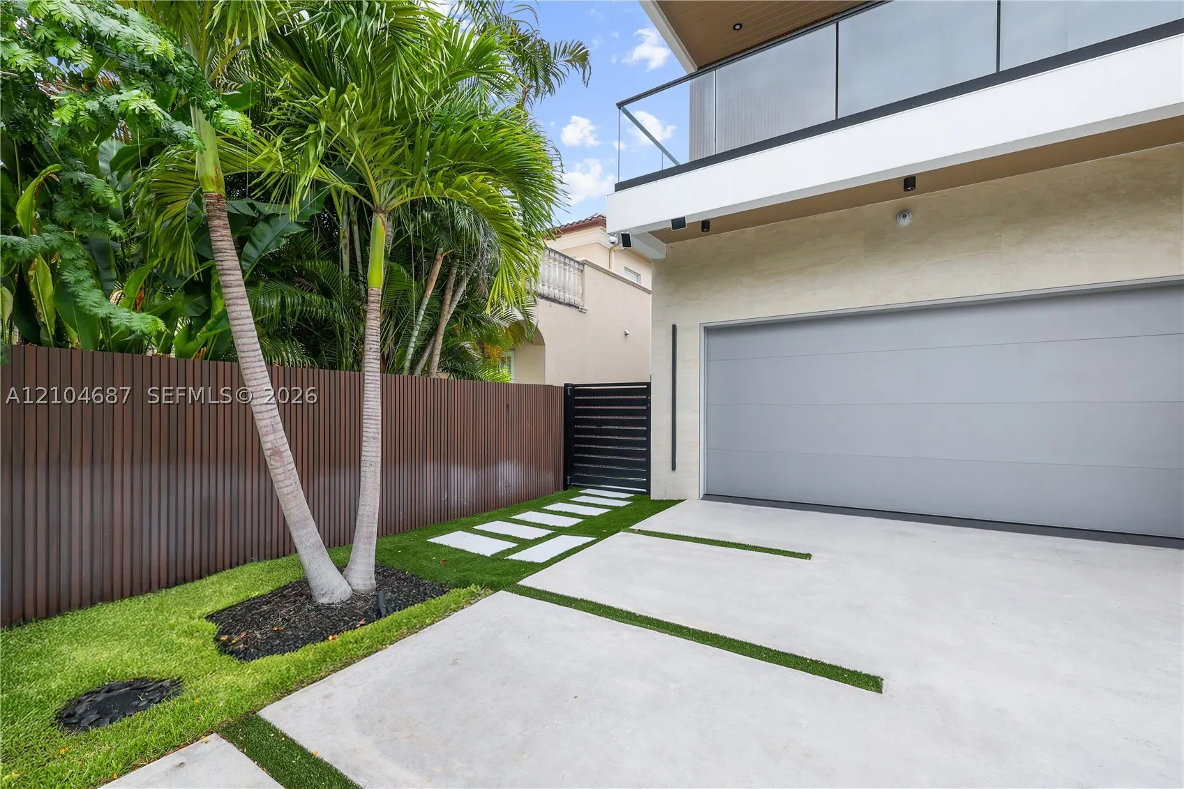 436 NE 10th Ave