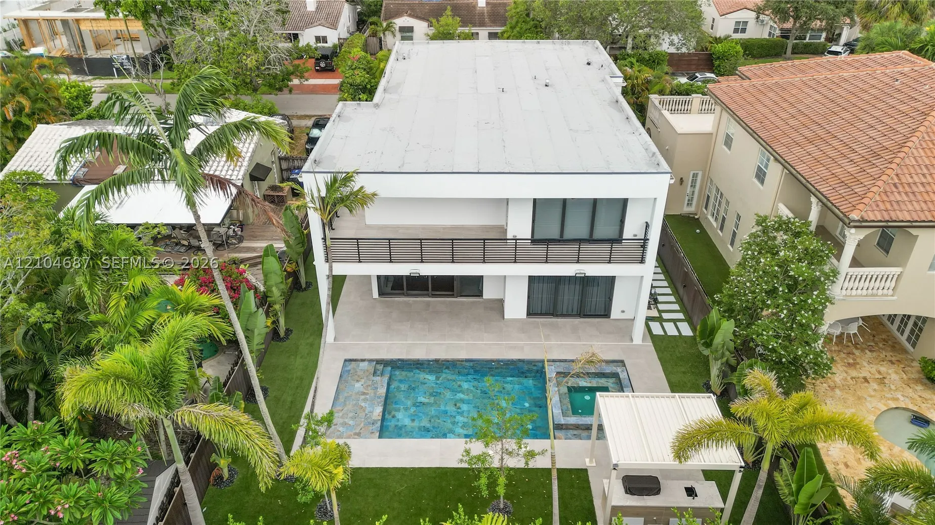 436 NE 10th Ave