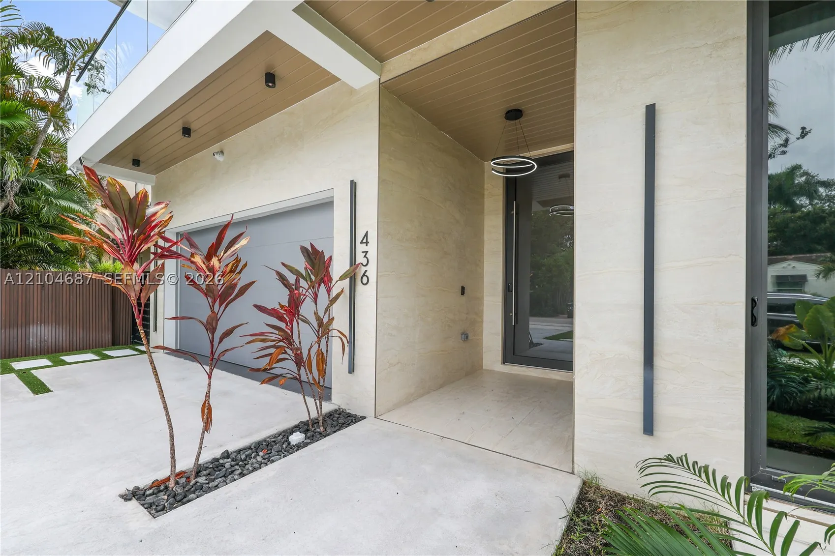 436 NE 10th Ave