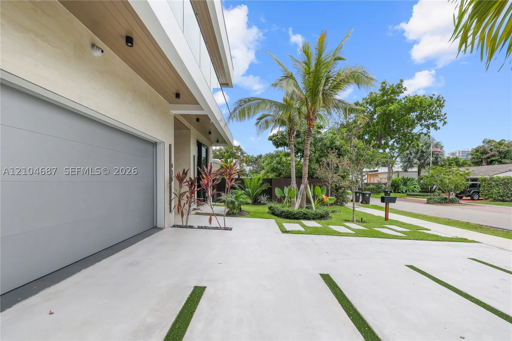 436 NE 10th Ave