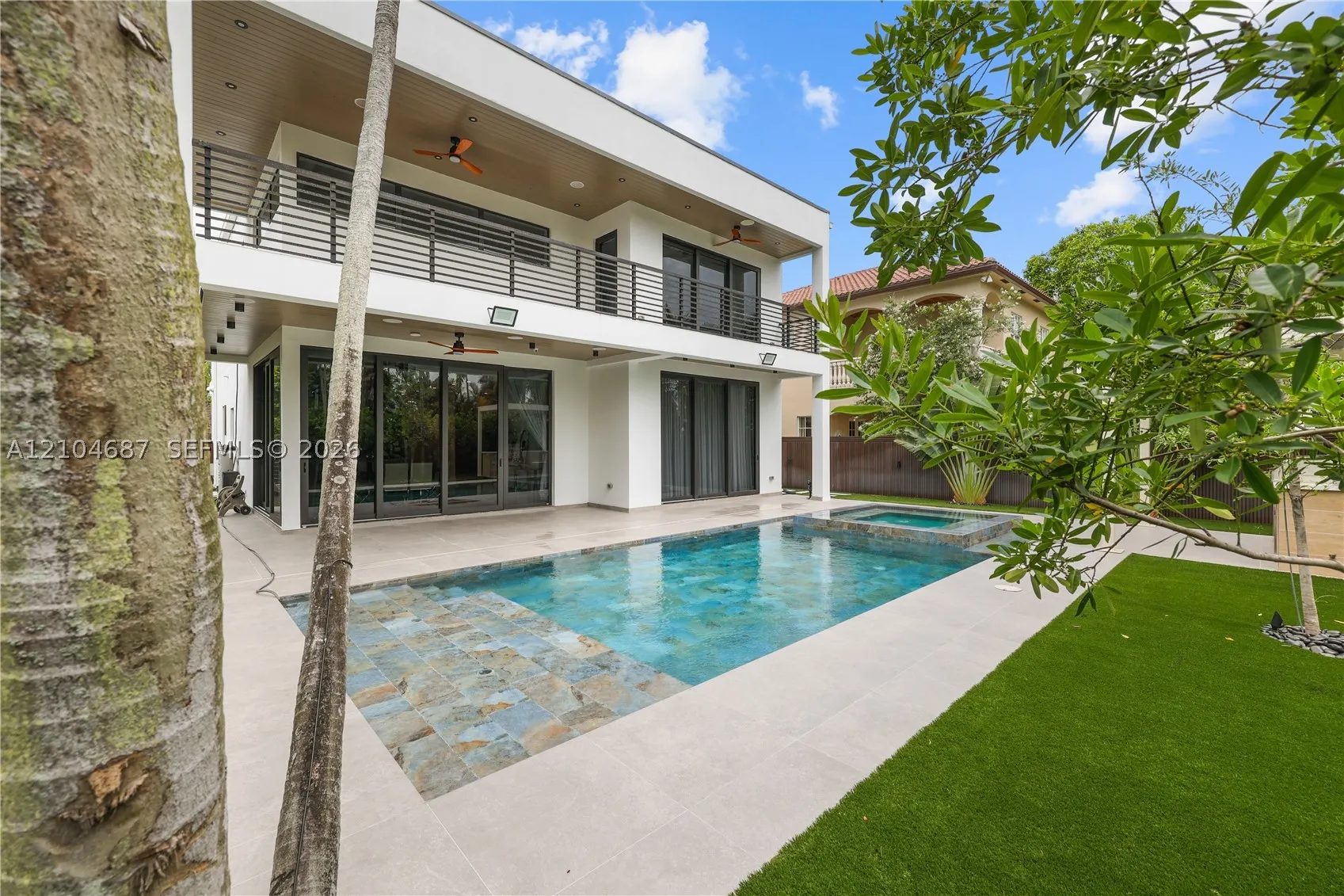 436 NE 10th Ave
