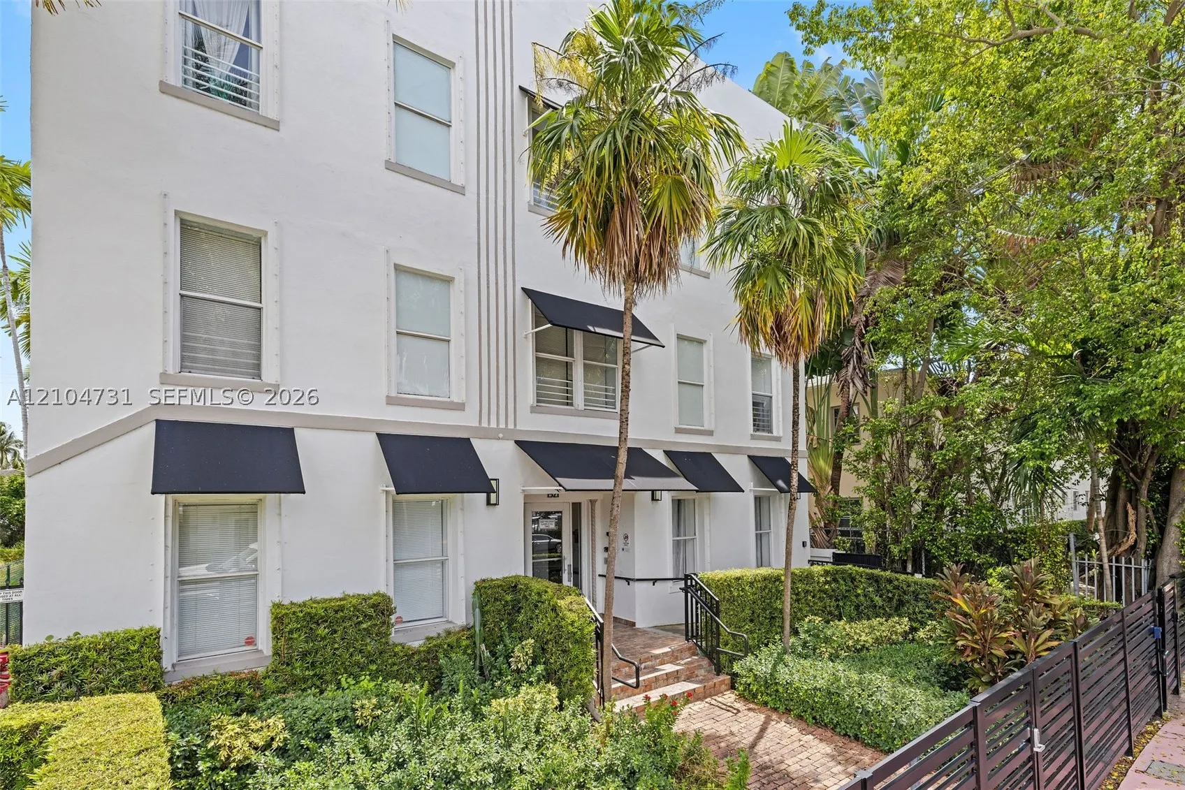 1521 Lenox Ave #206