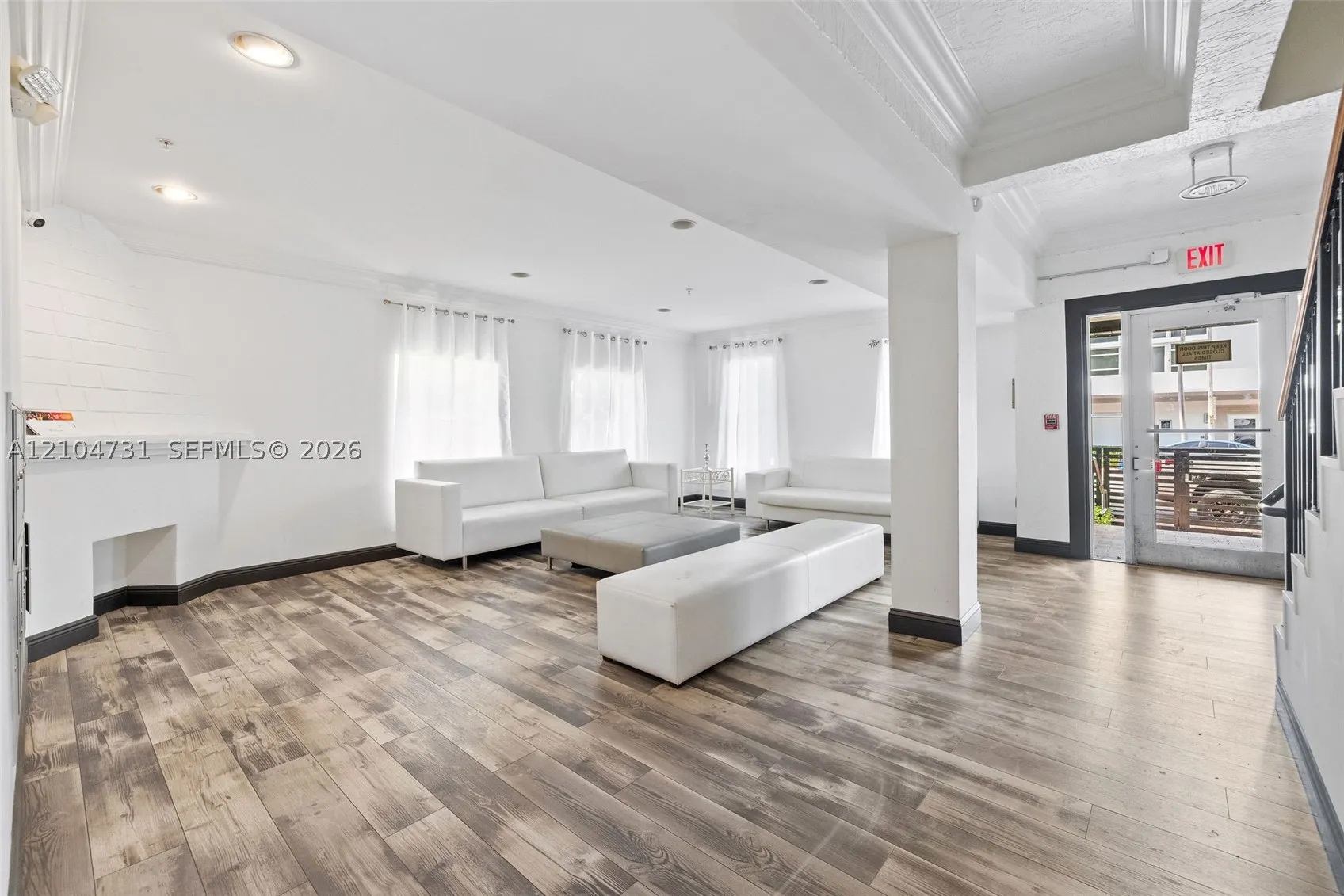1521 Lenox Ave #206