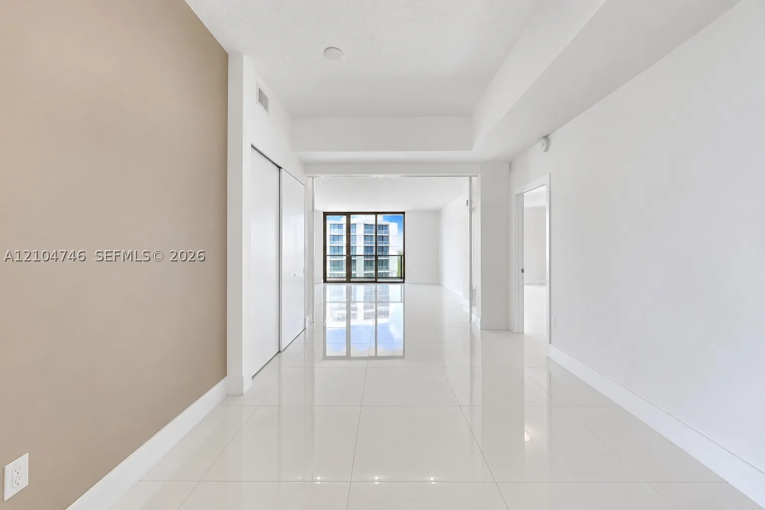 16275 Collins Ave #2502
