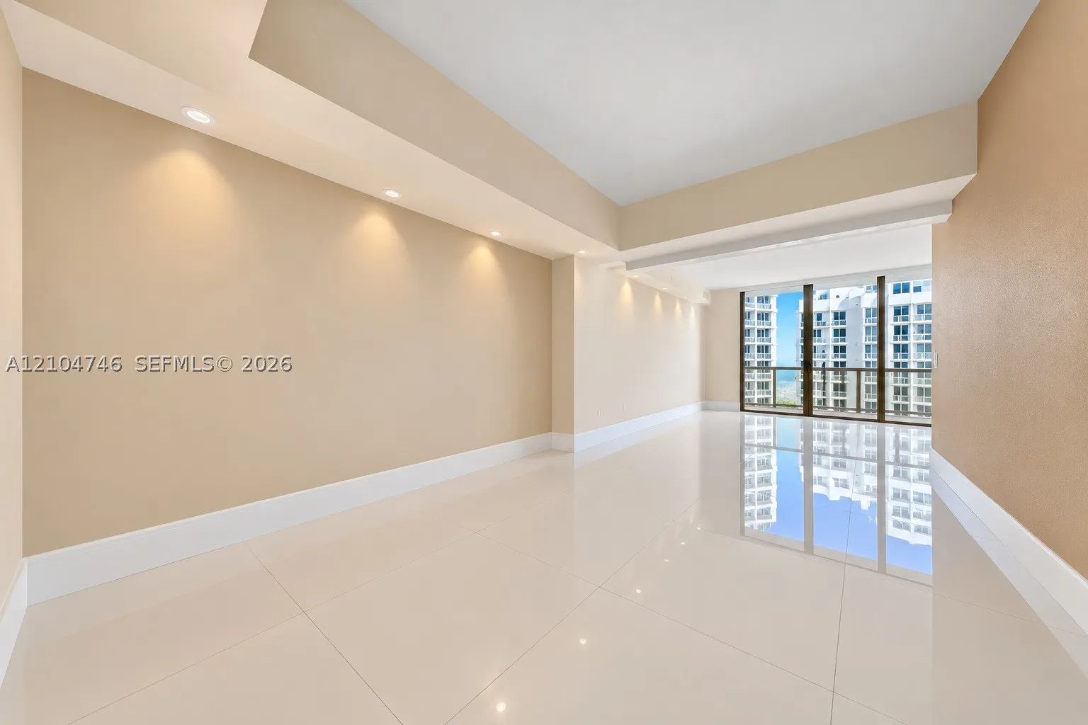 16275 Collins Ave #2502
