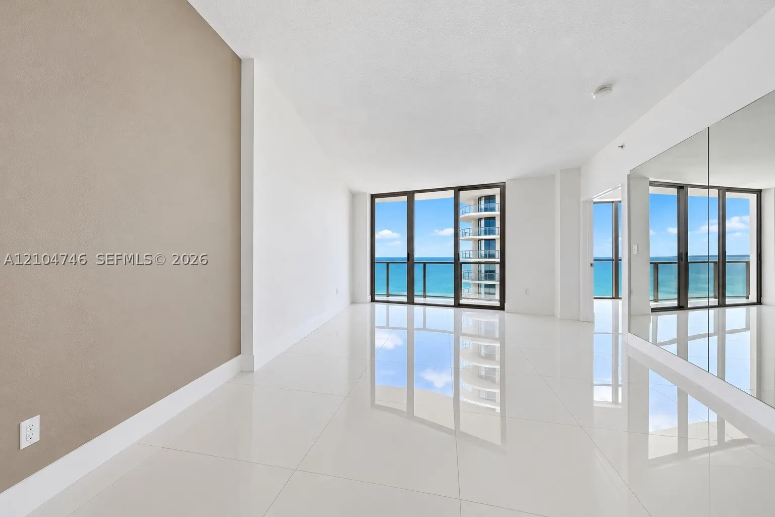 16275 Collins Ave #2502