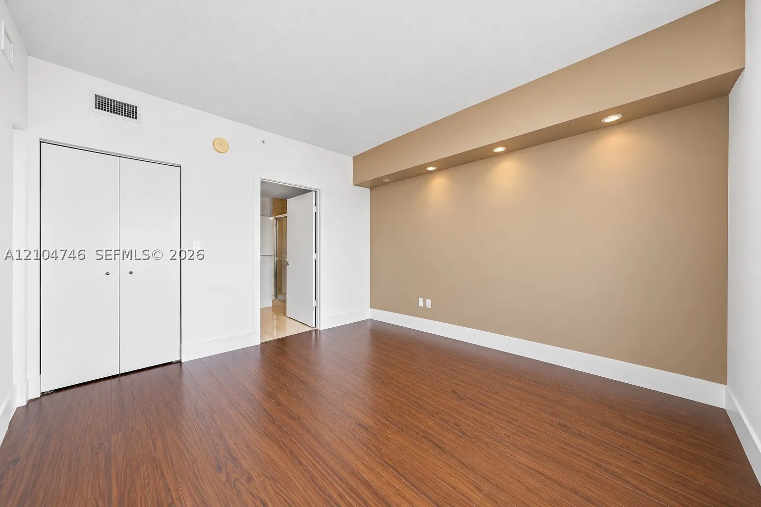 16275 Collins Ave #2502