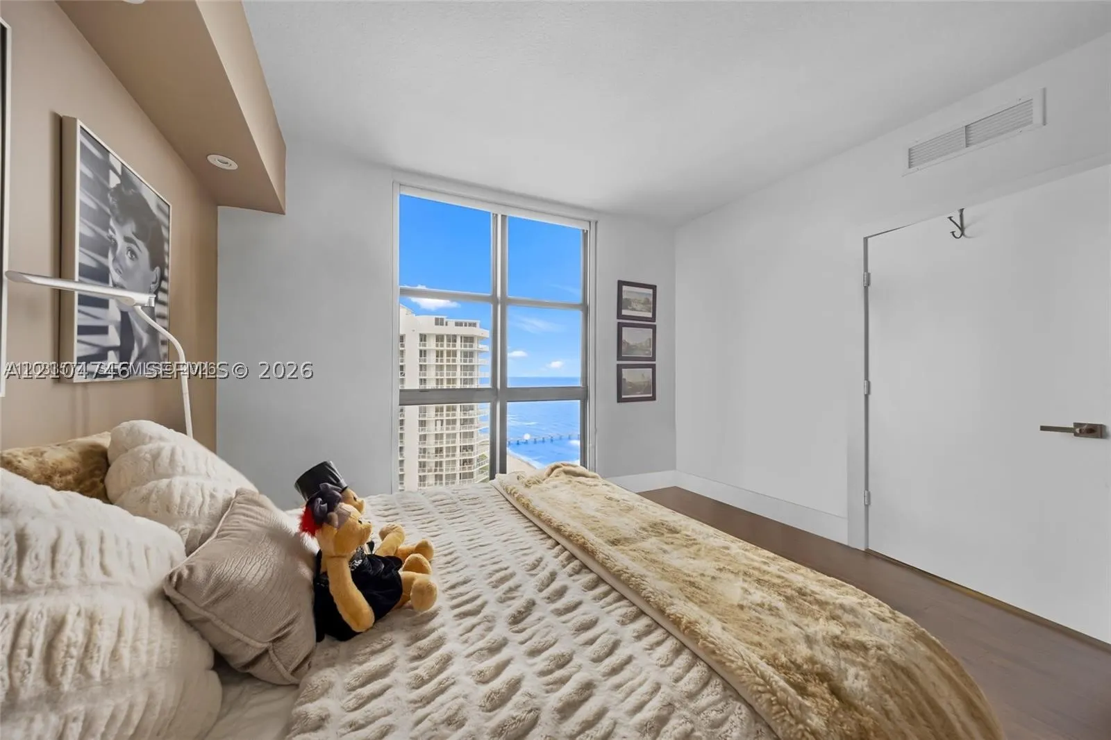 16275 Collins Ave #2502