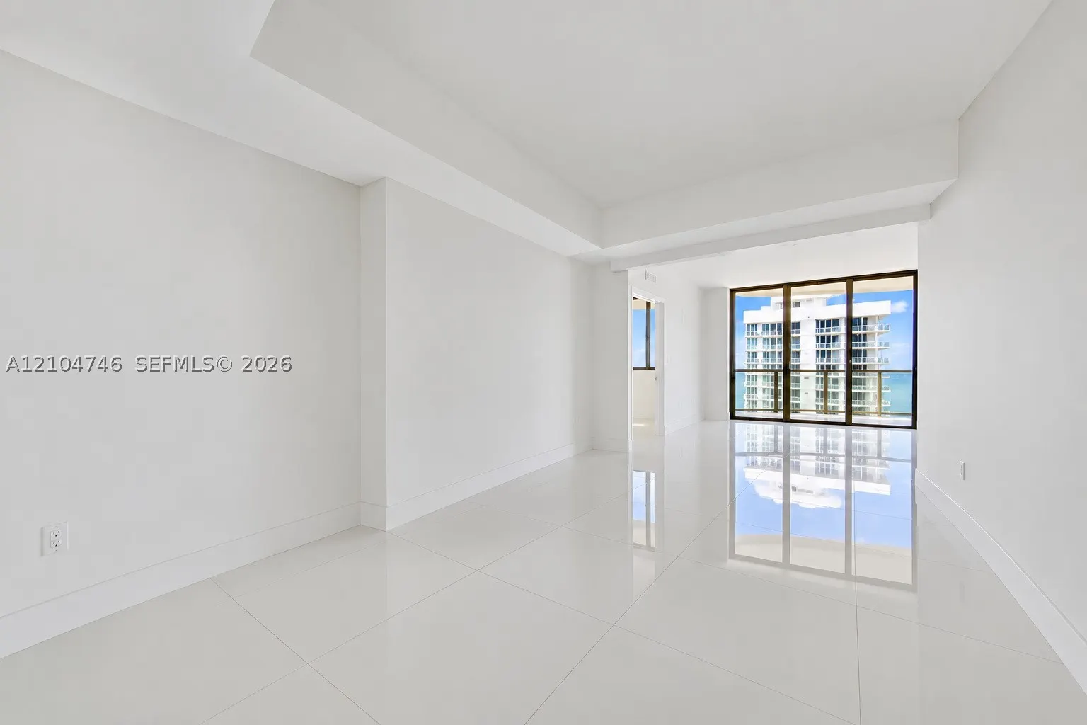 16275 Collins Ave #2502