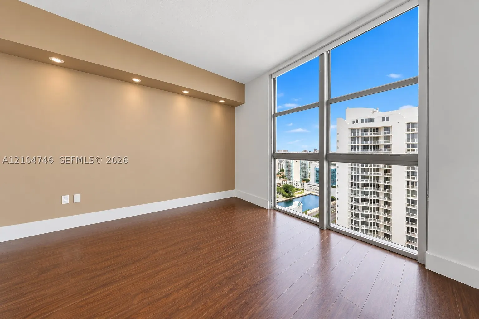 16275 Collins Ave #2502
