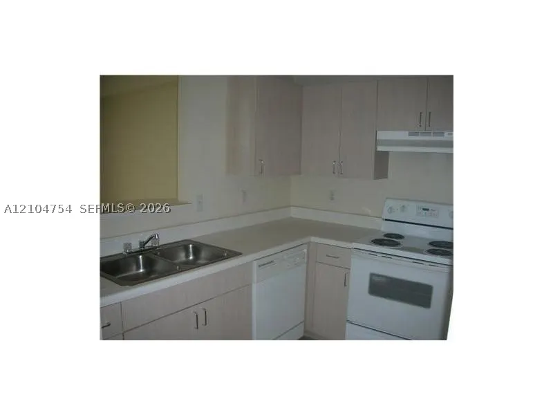 50 Menores Ave #612