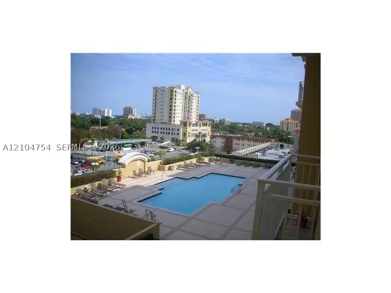 50 Menores Ave #612