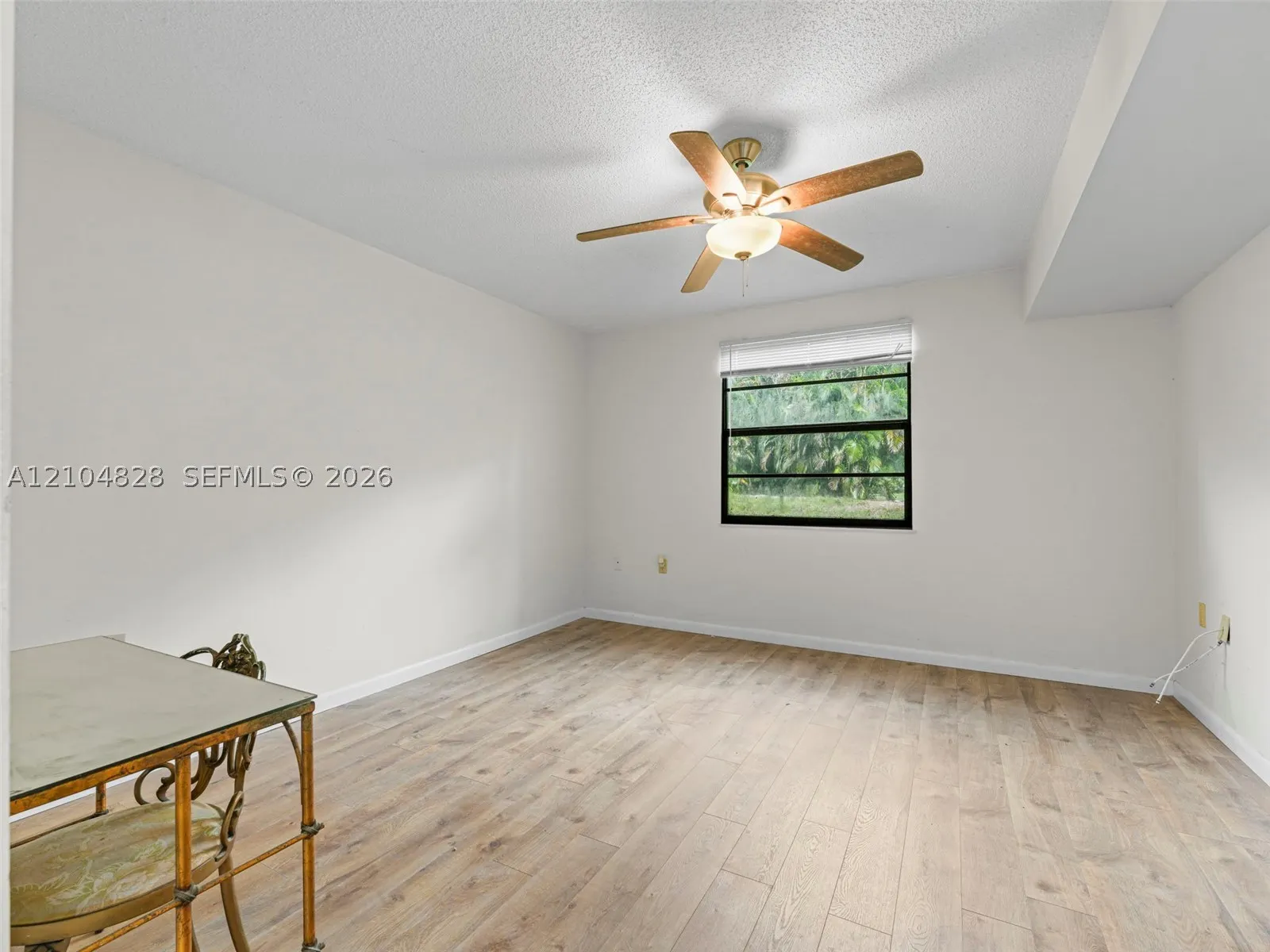 6097 Balboa Cir #105
