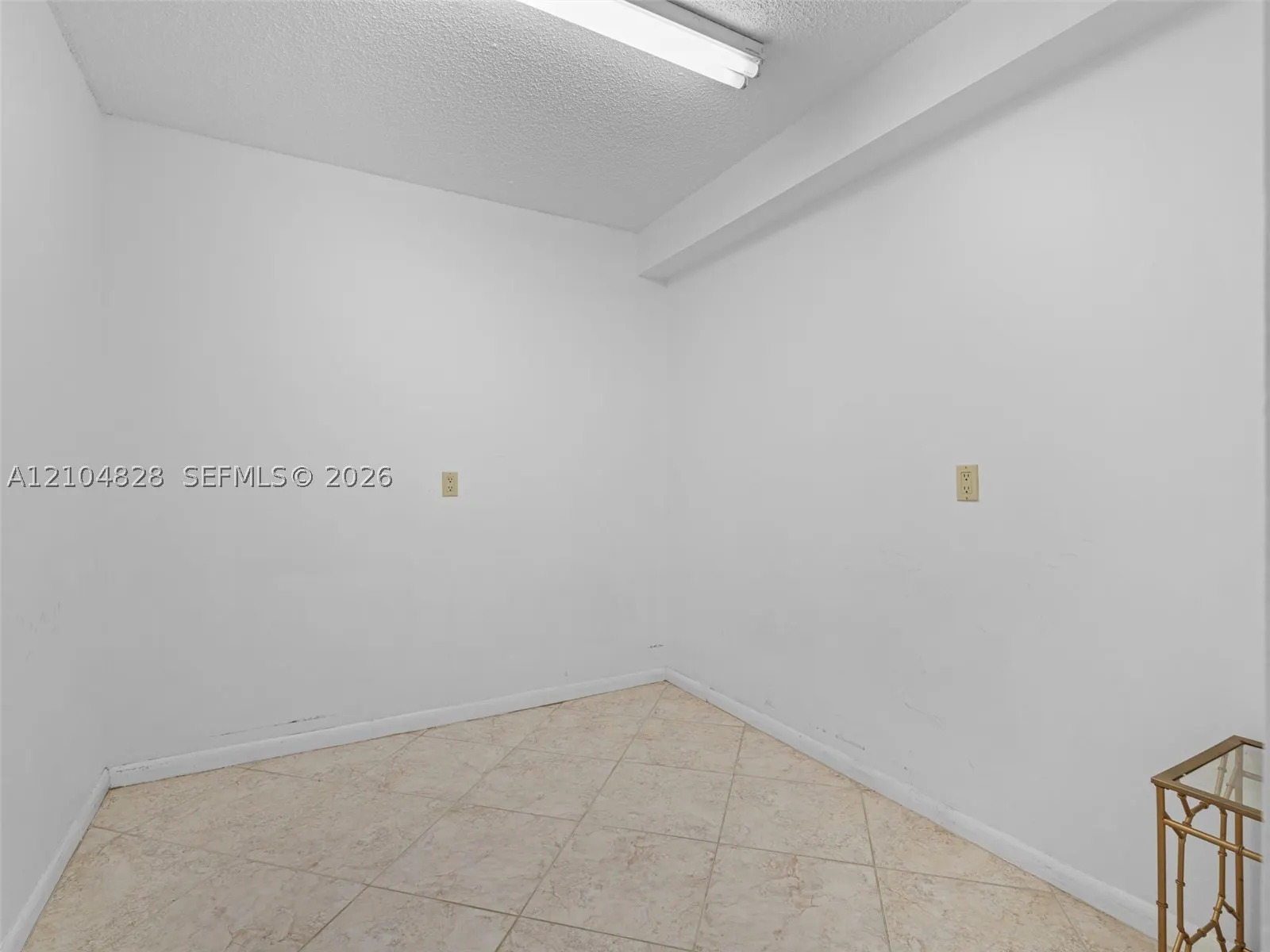 6097 Balboa Cir #105