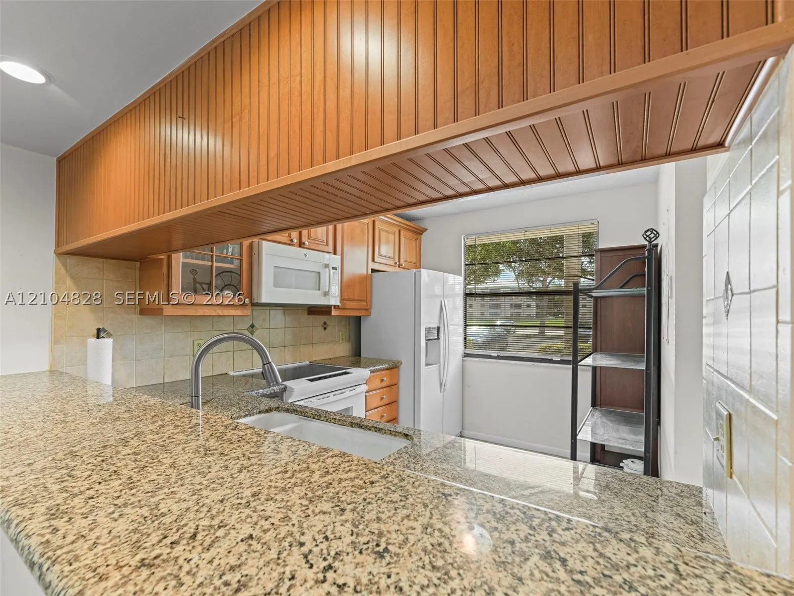 6097 Balboa Cir #105
