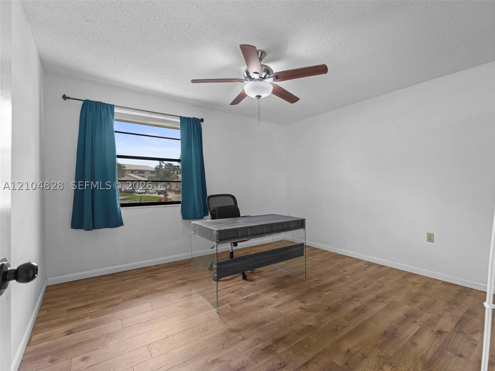 6097 Balboa Cir #105