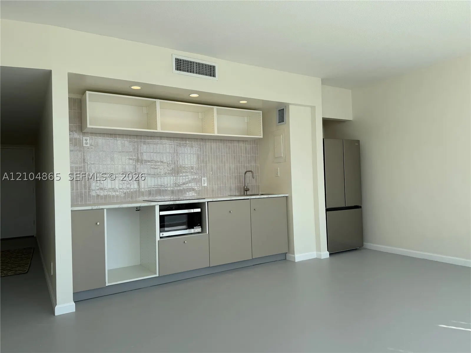 900 Bay Dr #413