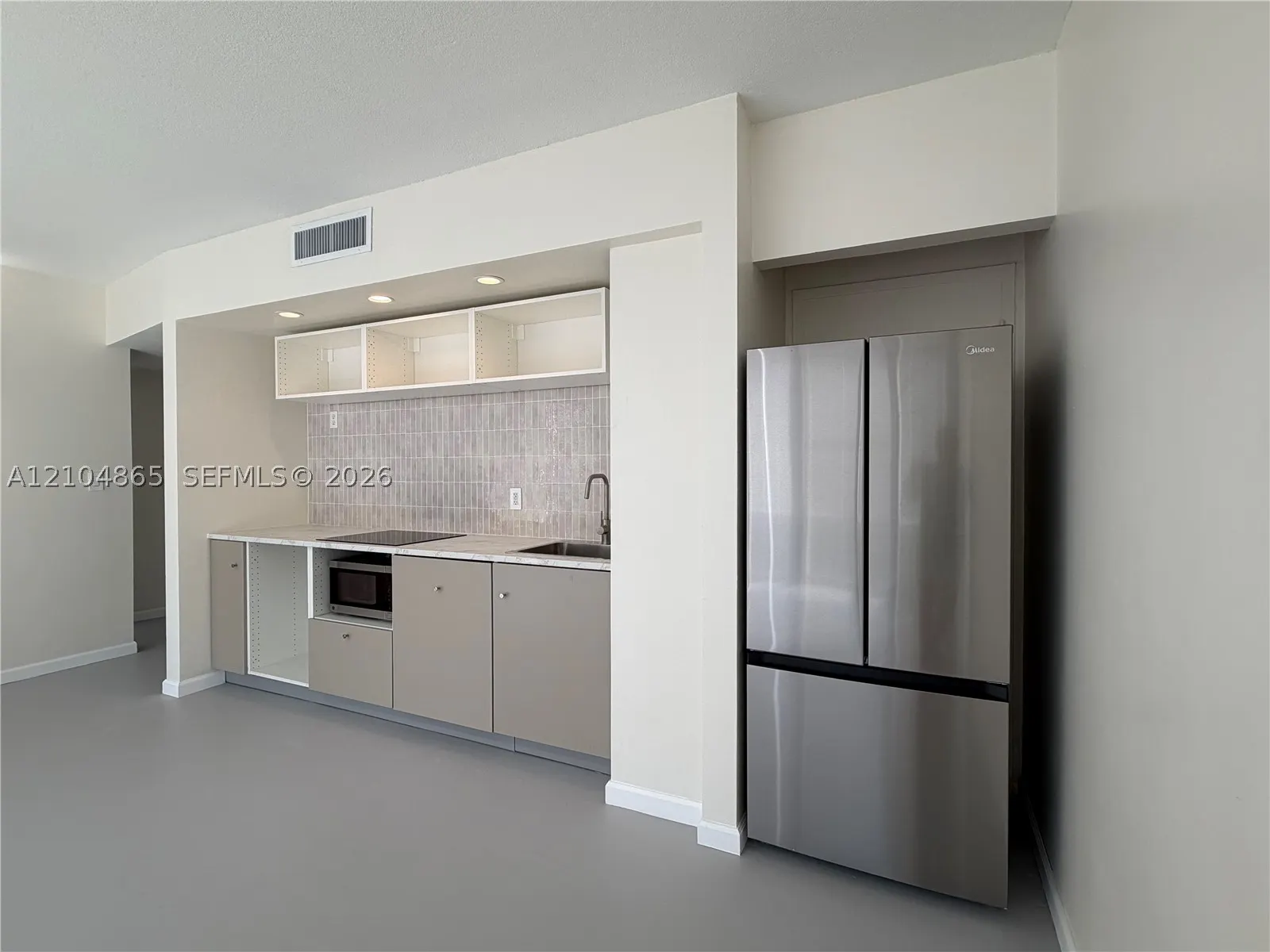 900 Bay Dr #413