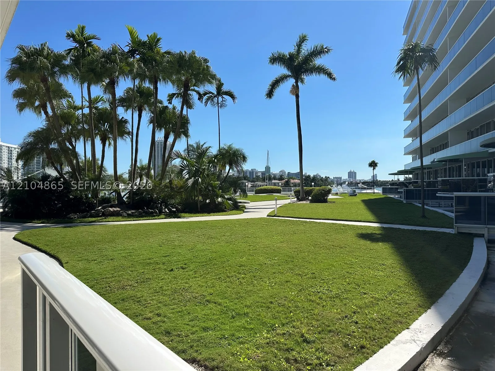 900 Bay Dr #413