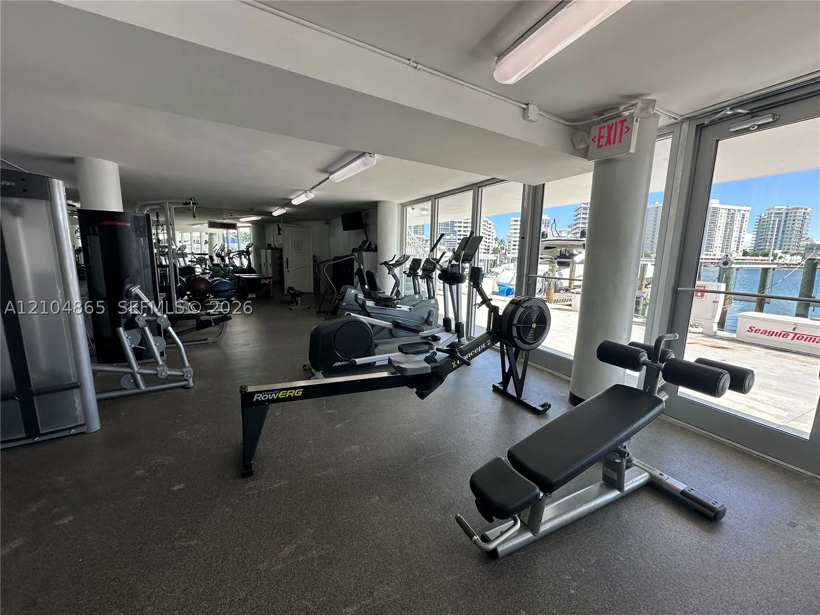 900 Bay Dr #413