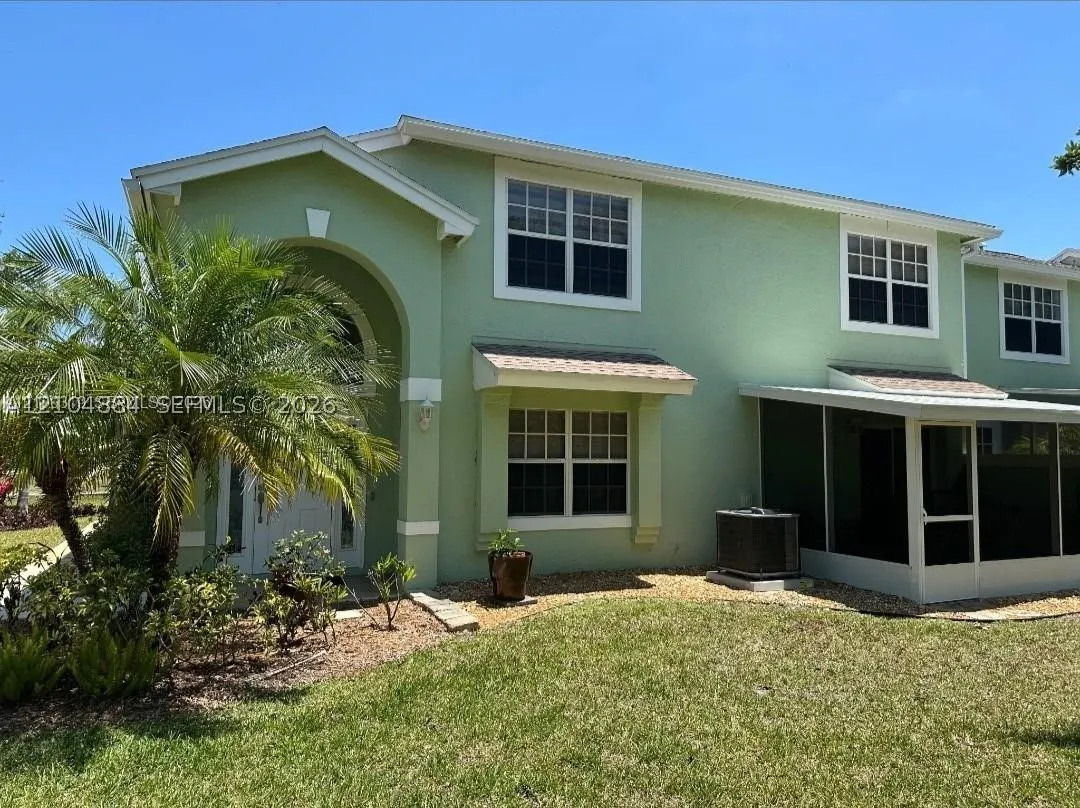 2058 SE Wild Meadow Cir #101
