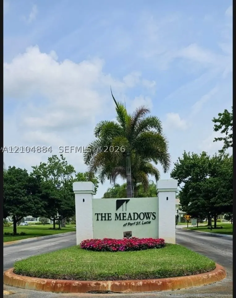 2058 SE Wild Meadow Cir #101