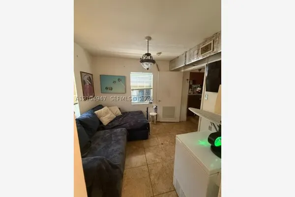 2305 NE 135th Ter