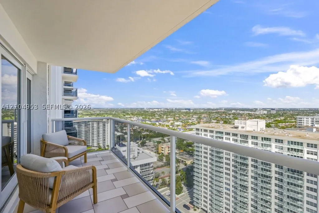 3500 Galt Ocean Dr #2517
