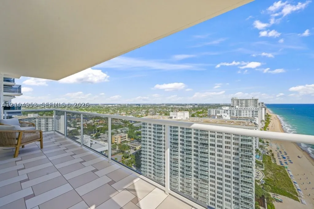 3500 Galt Ocean Dr #2517