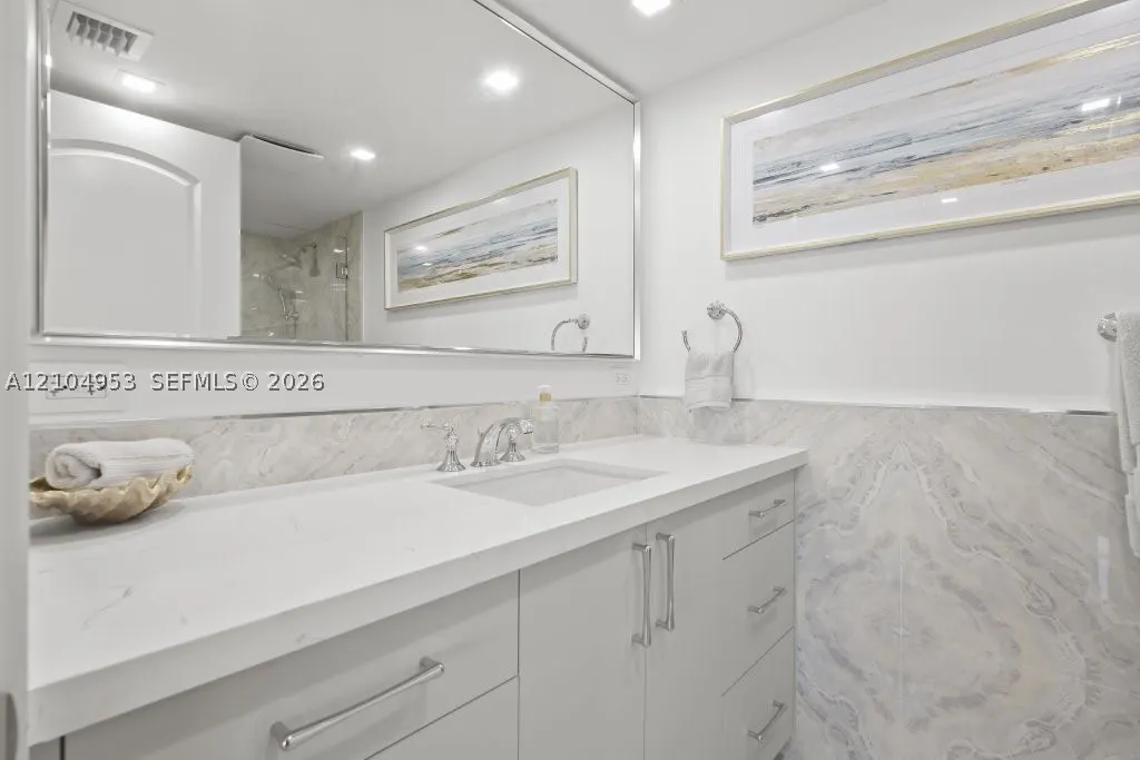 3500 Galt Ocean Dr #2517