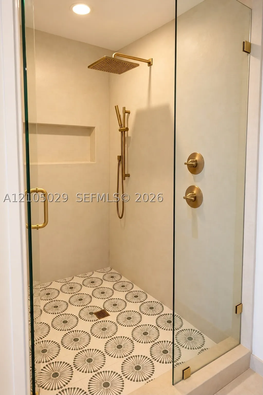 600 NE 27th St #1203