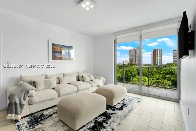 1600 SW 1st Ave #707