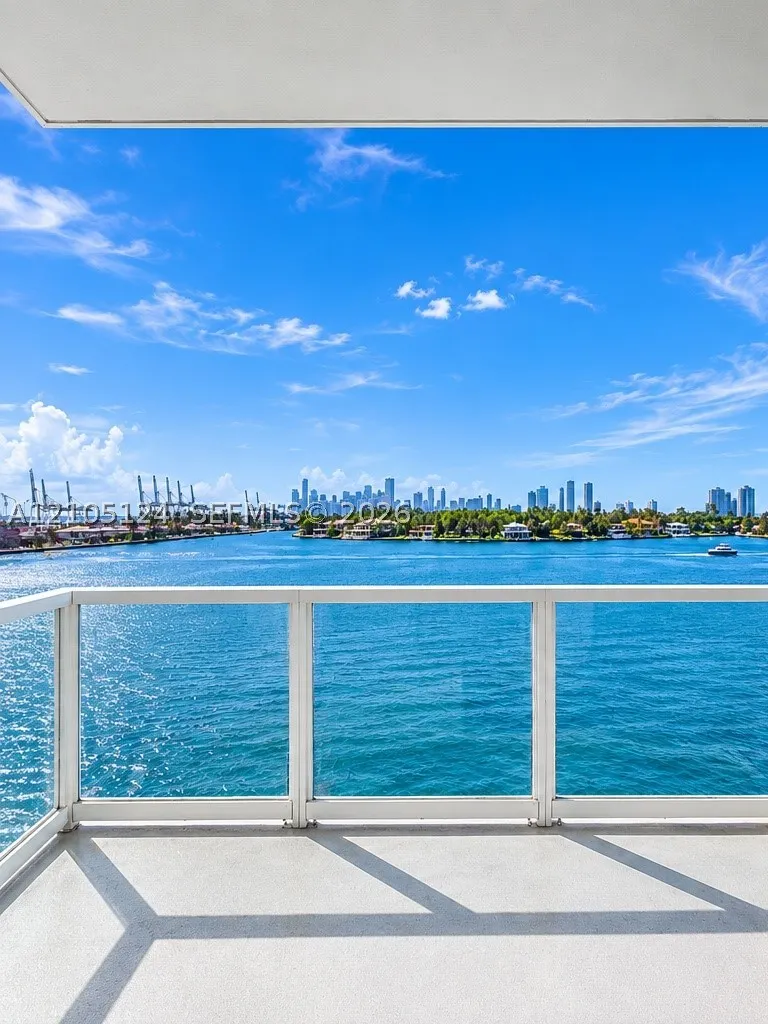 650 West Ave #305